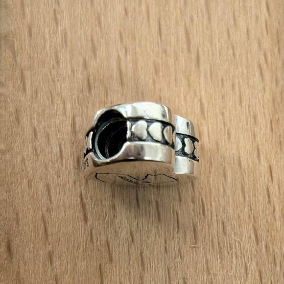 Pandora Guatemala Exclusive Travel Heart Charm Pendant, S925 Silver Bracelets - Picture 4 of 4